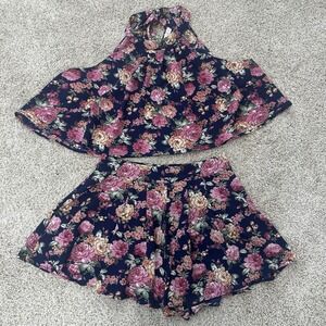 A'Gaci floral shorts crop top Medium 2 piece set high waist Cold shoulder Flowey